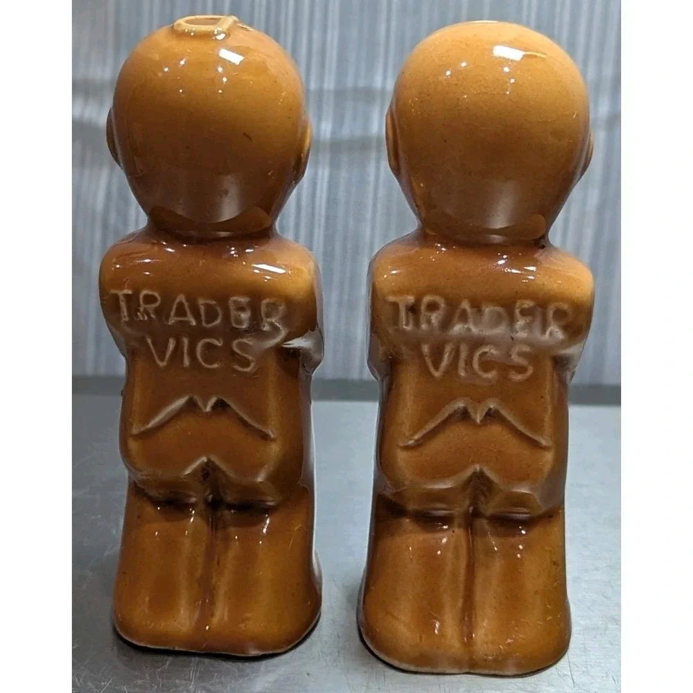 Trader Vics Vintage Pair Of Tiki Polynesian Native Statues Salt & Pepper Shakers